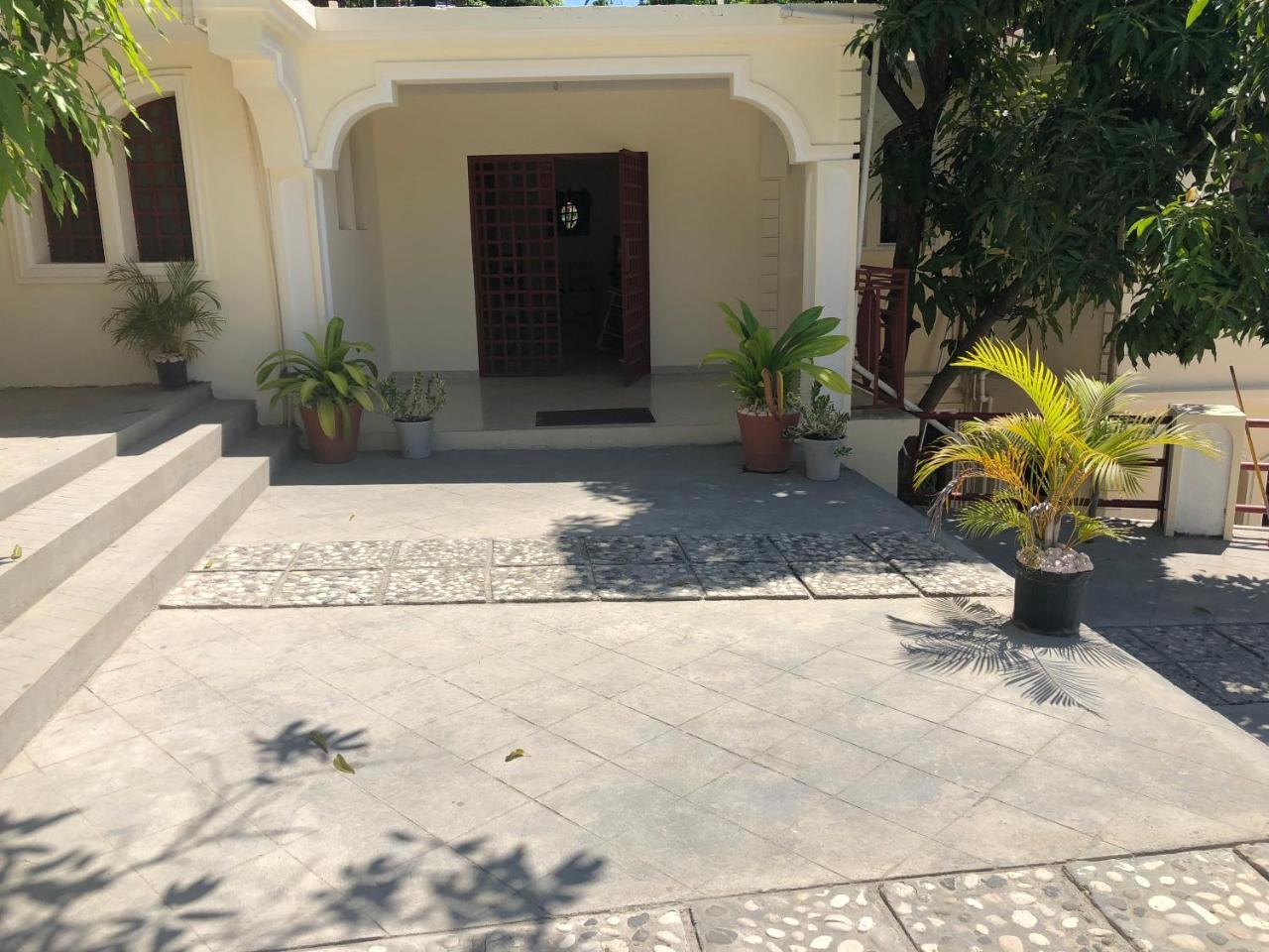 Hotel Inoubliable Cotterelle Exterior foto